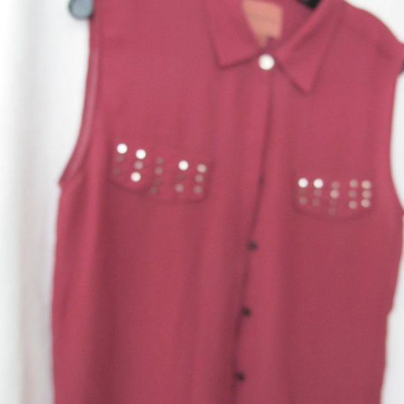 Must Bundle - I Madeline Stud Accent Sheer Top - Small - Picture 7 of 10